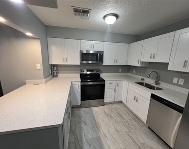 7712 Killian Drive - Photo Thumbnail 7