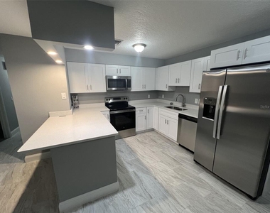 7712 Killian Drive - Photo Thumbnail 5