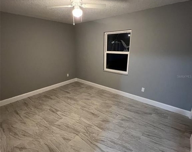 7712 Killian Drive - Photo Thumbnail 9