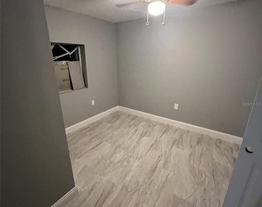 7712 Killian Drive - Photo Thumbnail 12
