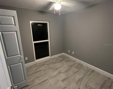 7712 Killian Drive - Photo Thumbnail 2