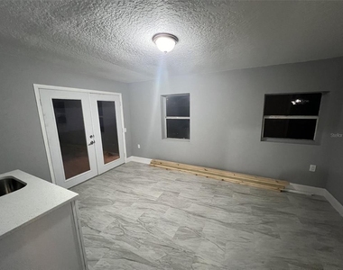 7712 Killian Drive - Photo Thumbnail 10