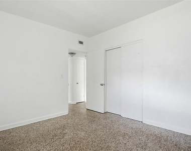 70 Griggs Avenue - Photo Thumbnail 17