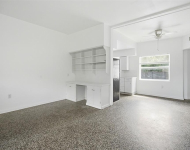 70 Griggs Avenue - Photo Thumbnail 8