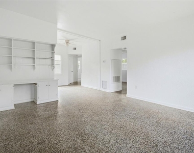 70 Griggs Avenue - Photo Thumbnail 3