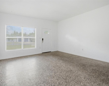 70 Griggs Avenue - Photo Thumbnail 6