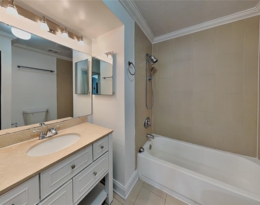3102 W Horatio Street - Photo Thumbnail 11