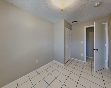 15117 Avalon Avenue - Photo Thumbnail 10
