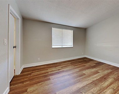 13426 Tyringham Street - Photo Thumbnail 12