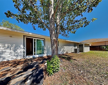 13426 Tyringham Street - Photo Thumbnail 16