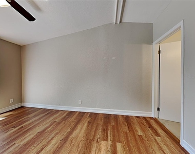 13426 Tyringham Street - Photo Thumbnail 9