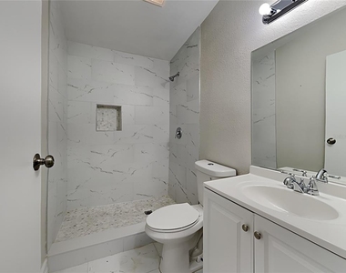 13426 Tyringham Street - Photo Thumbnail 15