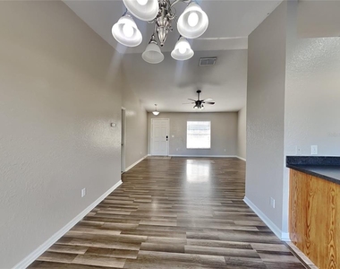 247 Lake Eloise Pointe Boulevard - Photo Thumbnail 5