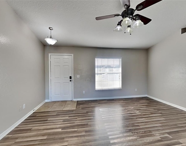 247 Lake Eloise Pointe Boulevard - Photo Thumbnail 2