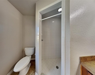 247 Lake Eloise Pointe Boulevard - Photo Thumbnail 8