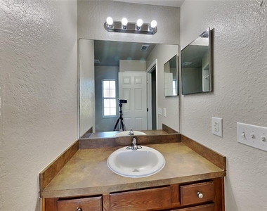247 Lake Eloise Pointe Boulevard - Photo Thumbnail 9