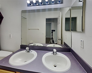 728 Hardwood Circle - Photo Thumbnail 18