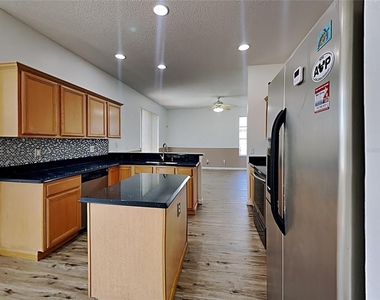 728 Hardwood Circle - Photo Thumbnail 4