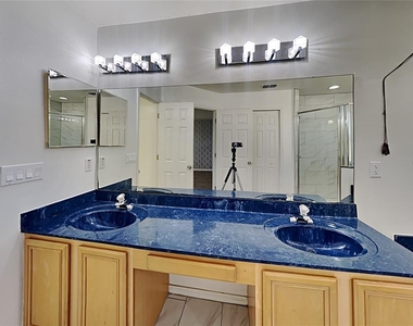 728 Hardwood Circle - Photo Thumbnail 10