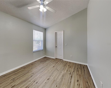 728 Hardwood Circle - Photo Thumbnail 13