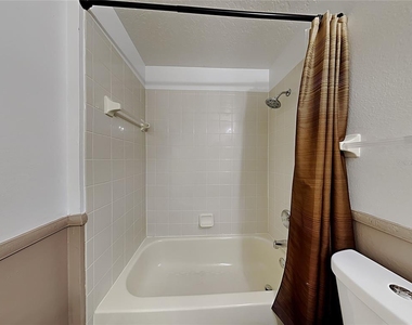 728 Hardwood Circle - Photo Thumbnail 17
