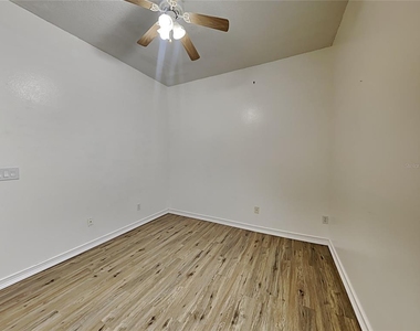 728 Hardwood Circle - Photo Thumbnail 12