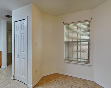 685 Scarlet Oak Circle - Photo Thumbnail 3