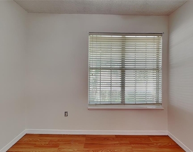 685 Scarlet Oak Circle - Photo Thumbnail 13