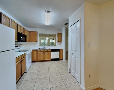 685 Scarlet Oak Circle - Photo Thumbnail 4