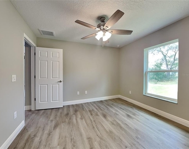 3149 W Fairbank Drive - Photo Thumbnail 7