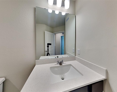 3117 Emerald Acres Lane - Photo Thumbnail 14