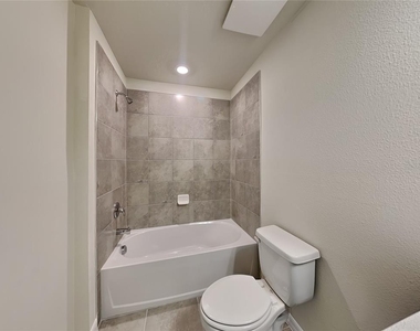 3117 Emerald Acres Lane - Photo Thumbnail 15