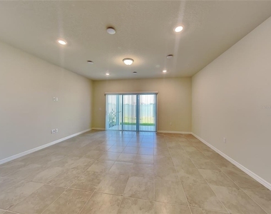 3117 Emerald Acres Lane - Photo Thumbnail 1