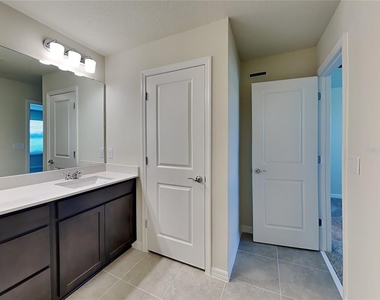 3117 Emerald Acres Lane - Photo Thumbnail 8
