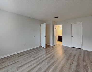 310 Cherokee Court - Photo Thumbnail 9