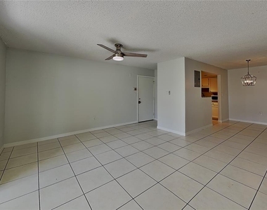 310 Cherokee Court - Photo Thumbnail 3