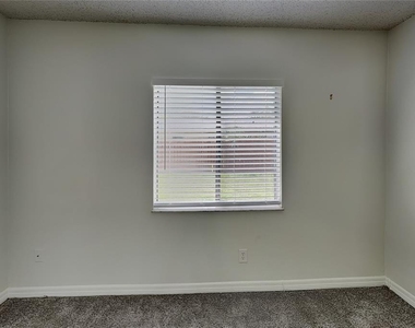 310 Cherokee Court - Photo Thumbnail 13