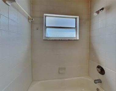 1603 Winter Green Boulevard - Photo Thumbnail 13