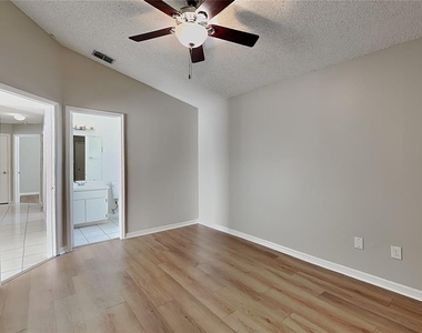 1603 Winter Green Boulevard - Photo Thumbnail 7