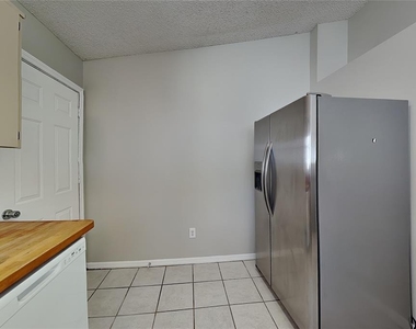 1603 Winter Green Boulevard - Photo Thumbnail 2