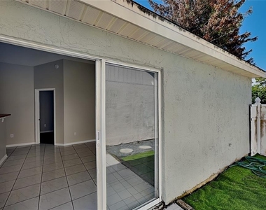 1603 Winter Green Boulevard - Photo Thumbnail 16