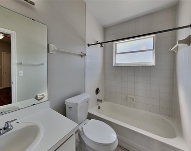 1603 Winter Green Boulevard - Photo Thumbnail 9