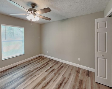 1320 W Emerson Place - Photo Thumbnail 12