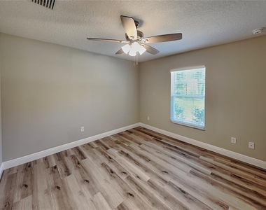 1320 W Emerson Place - Photo Thumbnail 13