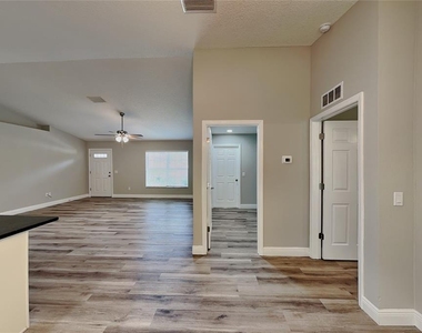 1320 W Emerson Place - Photo Thumbnail 6