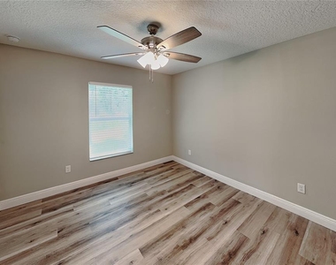 1320 W Emerson Place - Photo Thumbnail 11