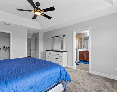 9997 Town Lake Drive - Photo Thumbnail 17
