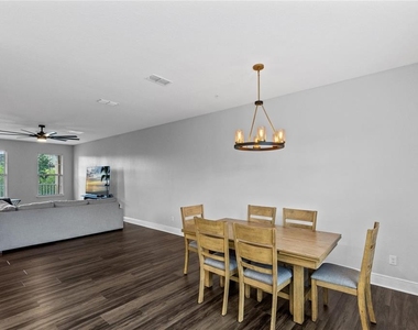 9997 Town Lake Drive - Photo Thumbnail 8