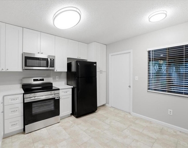 307 Sandlewood Trail - Photo Thumbnail 4
