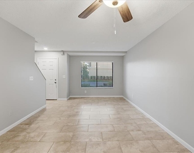307 Sandlewood Trail - Photo Thumbnail 2